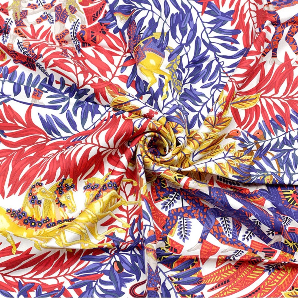Hermès La Promenade de Platon Silk Scarf 90cm Marine Red w/ Box & Extras - Picture 3 of 12